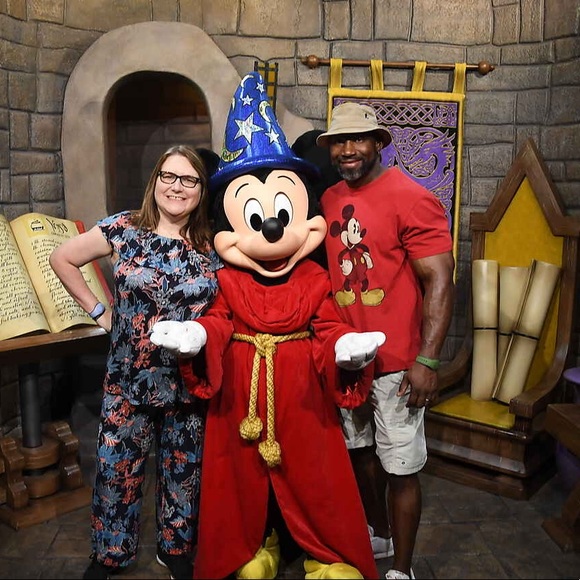 Meet your Posher, April - Picture 4 of 5